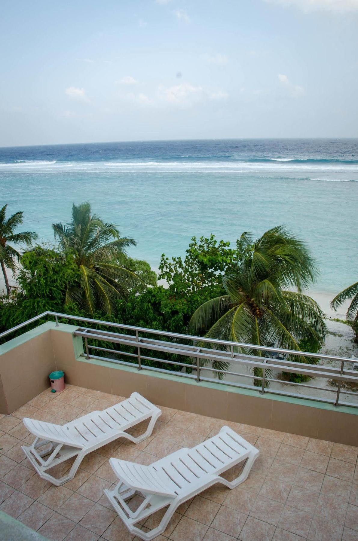 Relax Beach Inn Malé Esterno foto